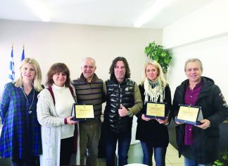 Στο Είθισται Cafe το πρώτο βραβείο για την εορταστική διακόσμηση