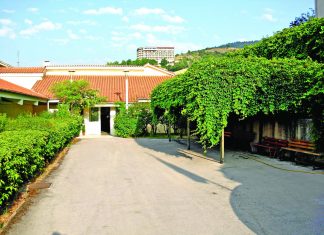 Με απευθείας ανάθεση η φύλαξη της Μαθητικής Εστίας Καρπενησίου