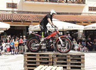 Γέμισε μοτοσυκλέτες το Καρπενήσι