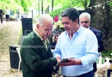 Επίσημα Επίτιμος Δημότης Αγράφων ο εκπαιδευτικός Κωνσταντίνος Σκοπελίτης