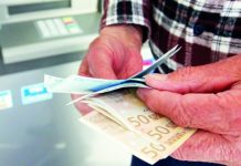 Με ψευδή στοιχεία “απαντά” το υπουργείο εργασίας – Σκανδαλώδη λάθη σε συντάξεις.