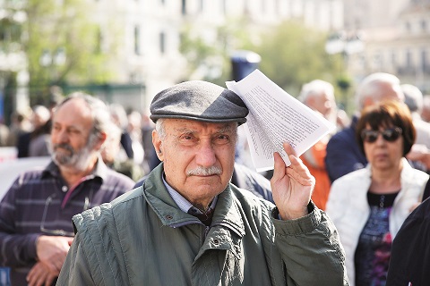 ΑΘΗΝΑ - ΣΥΓΚΕΝΤΡΩΣΗ ΚΑΙ ΠΟΡΕΙΑ ΣΥΝΤΑΞΙΟΥΧΩΝ(EUROKINISSI/ΣΤΕΛΙΟΣ ΜΙΣΙΝΑΣ)