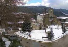 Άναμμα Χριστουγεννιάτικου δέντρου στον Άγιο Νικόλαο