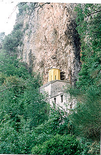 200px-Stanas_Monastery,Epiniana,_Evritania