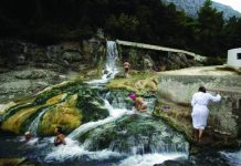 Έκανε μπάνιο στα Λουτρά Θερμοπυλών και του έκλεψαν τα ρούχα και 2.500 ευρώ
