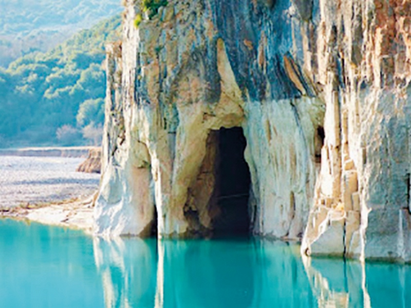 Σπηλαιολόγοι στη γέφυρα Τέμπλας και στην Τσιούκα.