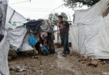 Το προσφυγο-μεταναστευτικό στην κόψη του ξυραφιού