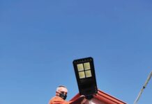 10 ενεργειακοί προβολείς στο Γυμνάσιο-Λύκειο Ραπτοπούλου