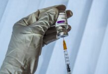 Εθνική Επιτροπή Εμβολιασμών: Συνεχίζεται κανονικά το εμβόλιο της AstraZeneca στην Ελλάδα