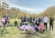 «The Cleaningans», οι νεαροί… χούλιγκανς της καθαριότητας που «χτυπούν» όπου υπάρχουν πεταμένα σκουπίδια