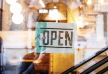 Μέτρο ανάσας της κοινωνίας το άνοιγμα του λιανεμπορίου