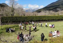 Πάσχα στο Καρπενήσι με την Γιώτα Χαλκιά με χορευτές του Πολιτιστικού Συλλόγου Καρπενησίου