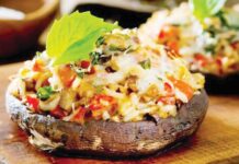 Μανιτάρια portobello γεμιστά με ρύζι, πιπεριές και φέτα