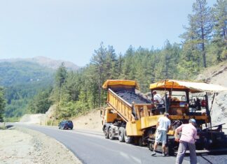 35.890 ευρώ για επισκευή εσωτερικής οδοποιίας του Καρπενησίου