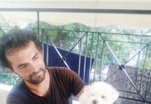 Ο Έλληνας υδραυλικός που βοηθάει τα ανάπηρα σκυλάκια να ξαναπερπατήσουν