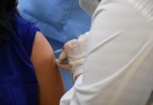 Υποχρεωτικός εμβολιασμός: Οι κυρώσεις και τα κίνητρα – Σήμερα οι νέες ανακοινώσεις