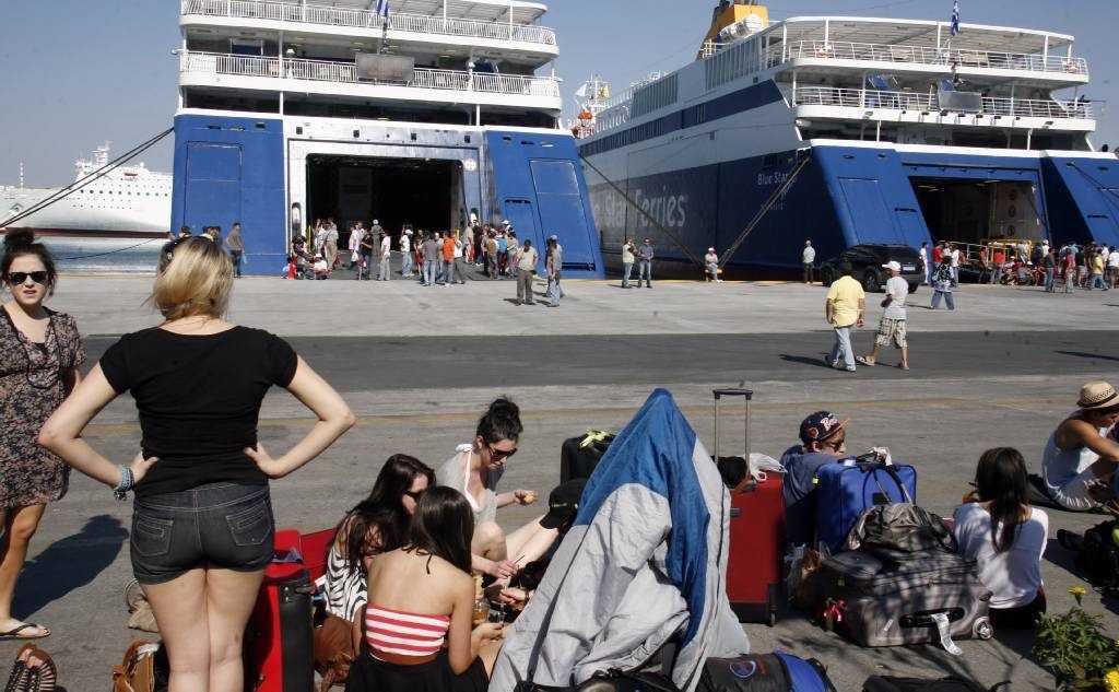 ploia-tourismos_aftodioikisi