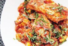 Μπουτάκια κοτόπουλου με μπριάμ στη κατσαρόλα