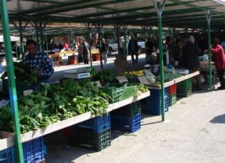 Εγκρίθηκαν 32 άδειες για υπαίθριο στάσιμο εμπόριο Δήμου Καρπενησίου