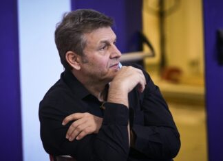 Εκρηξη Απ. Γκλέτσου: «Φεύγουν τα εκατομμύρια όπου γουστάρετε εσείς χωρίς διαγωνισμούς και ο κόσμος πεινάει…» (βίντεο)