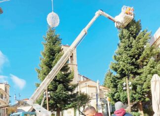 Πόσο στοίχισε ο Χριστουγεννιάτικος στολισμός του Δήμου Καρπενησίου