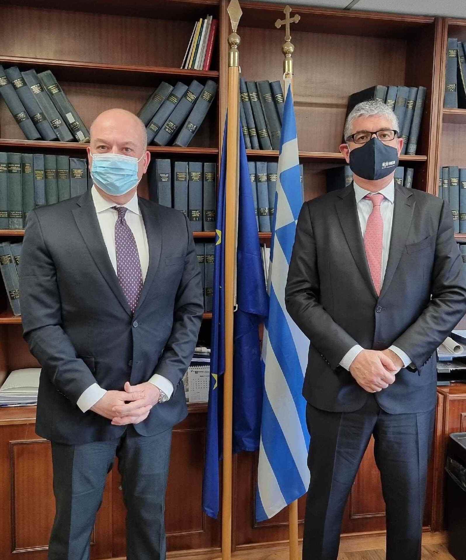 sinantisi svse me k.tsakiri