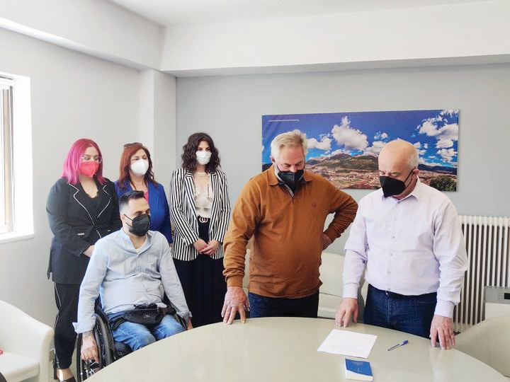 τοπικος συμβουλος