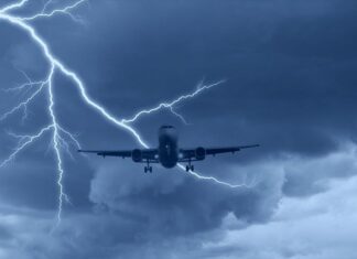 Μυτιλήνη: Κεραυνός χτύπησε αεροπλάνο