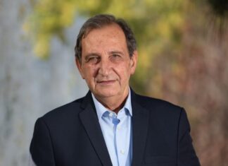 Ο δήμαρχος Γρηγόρης Κατωπόδης ζητά την ανάκληση της απόφασης για απέλαση 3 μαθητών του 4ου Γυμνασίου Βύρωνα