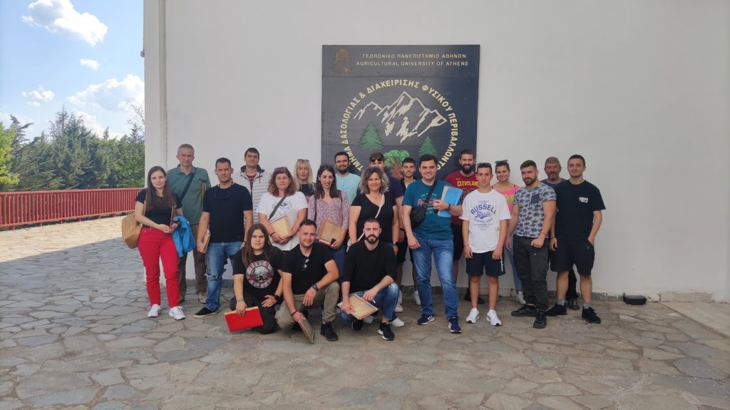 ΕΚΕΙ ΠΟΥ ΤΑ ΒΟΥΝΑ ΜΙΛΟΥΝ