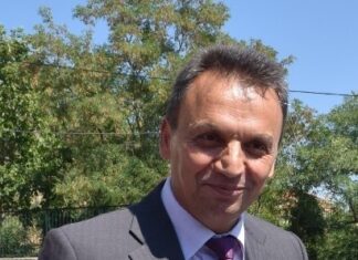 Αλέξης Καρδαμπίκης: Να μπει ο Κατσαντώνης στα σχολικά βιβλία