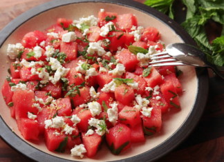 Ξεχωριστή σαλάτα με καρπούζι