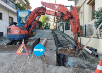 Αντικαθίστανται και τα τελευταία μέτρα αμιαντοσωλήνων από το δίκτυο ύδρευσης Καρπενησίου