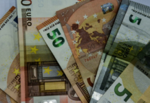 Κατώτατος μισθός: Γενναία αύξηση μέχρι και 67 ευρώ το μήνα, τα δύο σενάρια