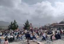 ‘Βούλιαξε’ το Καρπενήσι από επισκέπτες το τριήμερο: Με σύμμαχο τον καιρό γιορτάστηκαν τα κούλουμα σε Καρπενήσι & Άγραφα