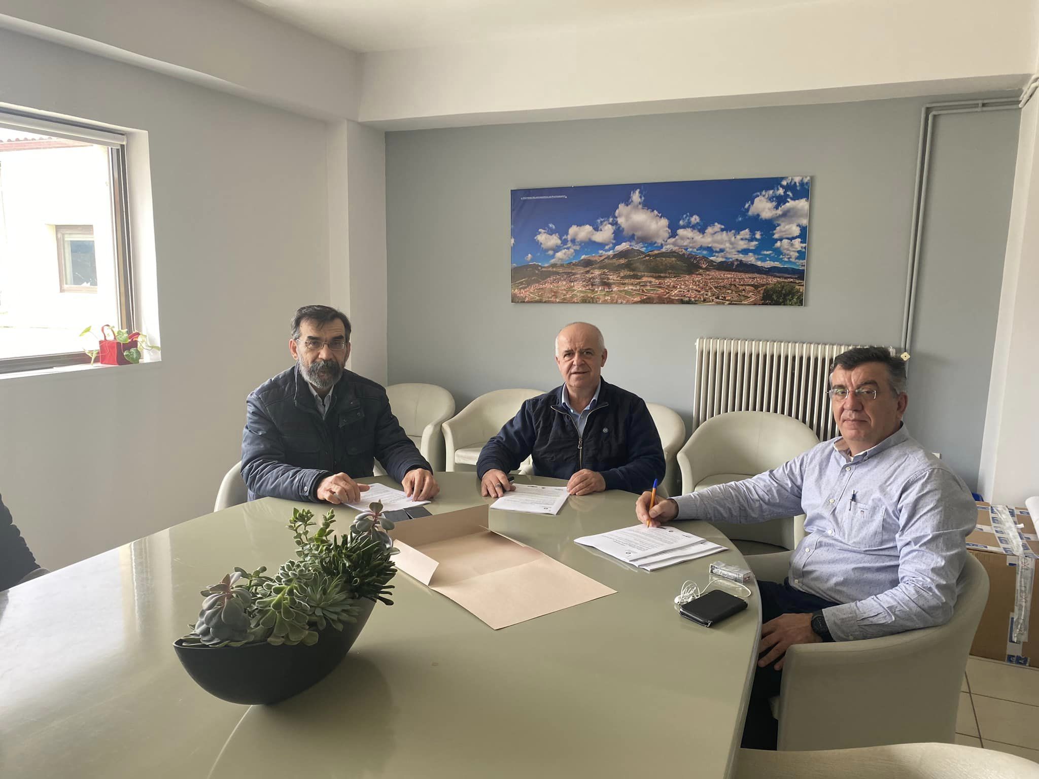 Υπεγράφη η σύμβαση για τη διαχείριση ενέργειας στο Δήμο Καρπενησίου