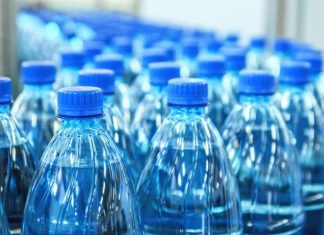 Εμφιάλωση νερού από την πηγή «Πέρα Κεφαλόβρυσο» ή «Μιτζινίσι» της Τ.Κ. Αγίας Τριάδας water nero shutterstock 768x480