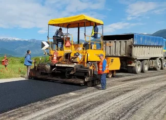 Ξεκινούν ασφαλτοστρώσεις στο οδικό τμήμα Πρόδρομος – Ροσκάς της Π.Ε. Ευρυτανίας asfaltos polykarph1