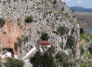 Η Παναγιά του βάλτου, Παναγία Φανερωμένη, στο Βαλτί Αστακού katagrafi