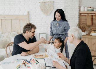 Κοινωνικό Λειτουργό προσλαμβάνει ο Δήμος Καρπενησίου pexels pavel danilyuk 8205409