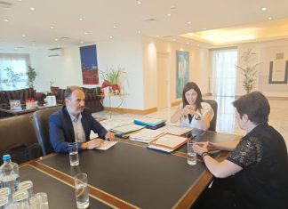 Συνάντηση του Αντιπεριφερειάρχη Αριστείδη Τασιού με την Υπουργό Παιδείας Σοφία Ζαχαράκη tas