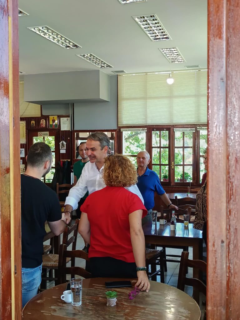 Σε τοπικό κατάστημα στη Φουρνά copy 1