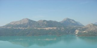 800px kremasta lake 03