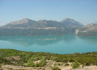 800px kremasta lake 03