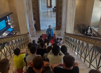 ΒΟΥΛΗ ΟΙΚΟΝΟΜΟΥ