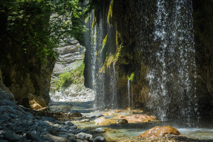 waterfalls,on,the,river,krikiliotis,at,panta,vrexei,in,evritania