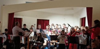 Συγκινητική Χριστουγεννιάτικη Εκδήλωση της Ιεράς Μητροπόλεως Καρπενησίου screenshot 2025 12 07 181254