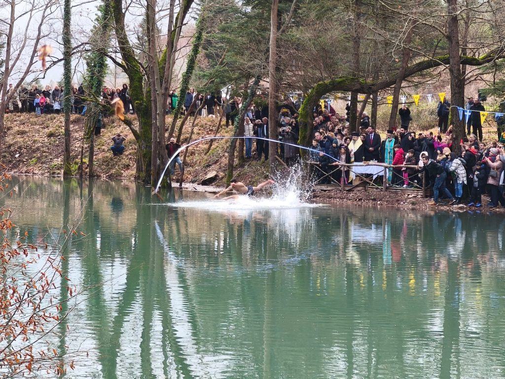 ΘΕΟΦΑΝΙΑ ΚΑΡΠΕΝΗΣΙ2