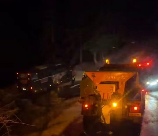 Νυχτερινός εγκλωβισμός μαθητών στα χιόνια – Σκηνές έντασης σε δύσβατη διαδρομή ΕΚΔΡΟΜΗ.jpg 1