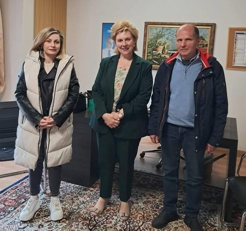 ΕΜΠΟΡΙΚΟΣ ΤΖΙΝΑ